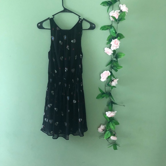 Cute Summer Mini Dress - Picture 2 of 8